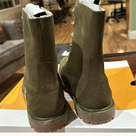 NWT, WATERPROOF, Timberland Fleece lined, Suede Olive Green Boots, 9.5 - Picture 2 of 4